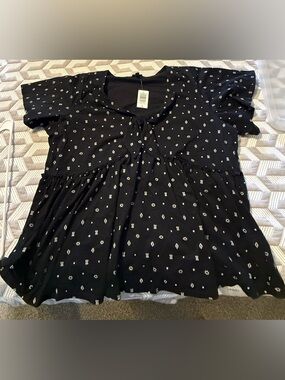Torrid Black Tie-Front Floral Peplum Tunic